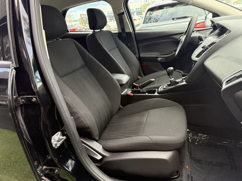 Used 2018 Ford Focus SE FWD image 18