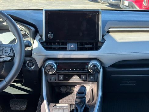 Used 2023 Toyota RAV4 XLE image 20