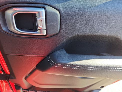 Used 2023 Jeep Wrangler Unlimited Sahara w/ Dual Top Group image 32