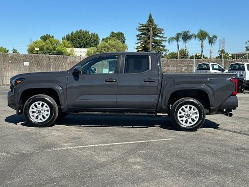 Used 2025 Toyota Tacoma SR5 AWD/4WD image 6