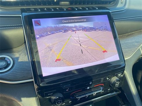 Used 2023 Jeep Grand Cherokee L Limited image 28