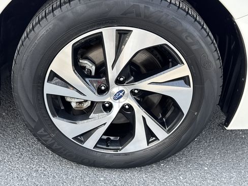 Certified 2024 Subaru Legacy Premium AWD/4WD image 29
