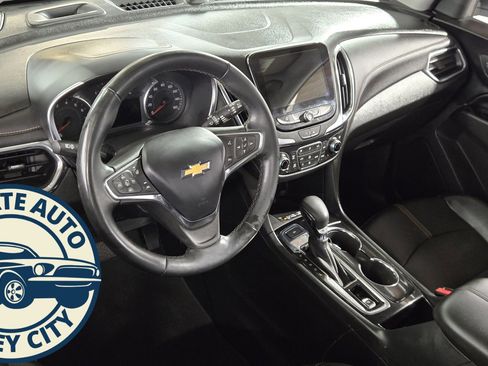 Used 2024 Chevrolet Equinox Premier image 9