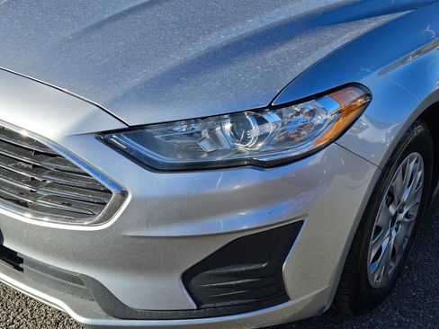 Used 2020 Ford Fusion S image 10