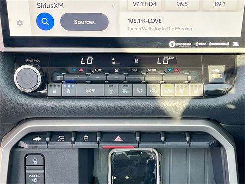 Used 2022 Toyota Tundra Limited image 13