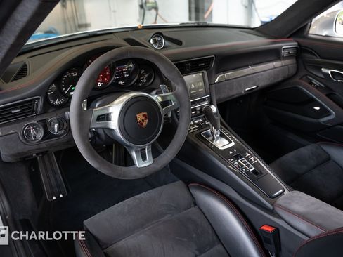 Used 2016 Porsche 911 Carrera GTS w/ GTS Interior Package RWD image 21