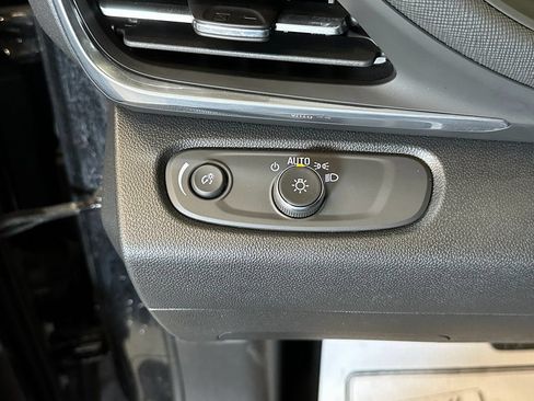 Used 2024 Buick Envista Preferred w/ Convenience I Package FWD image 18