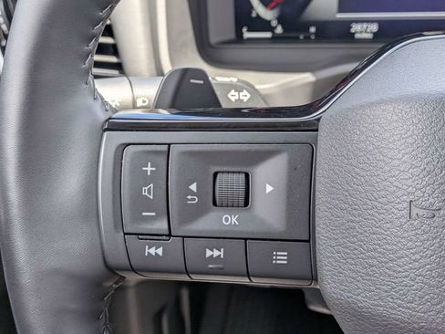 Used 2025 Nissan Rogue SL AWD/4WD image 23