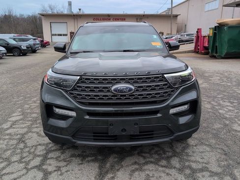 Used 2022 Ford Explorer XLT w/ Equipment Group 202A image 2