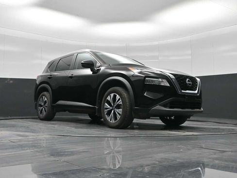 Used 2022 Nissan Rogue SV w/ SV Premium Package image 18