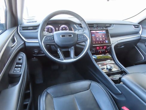 Used 2022 Jeep Grand Cherokee L Limited image 4