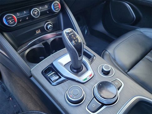 Used 2023 Alfa Romeo Stelvio Ti image 20