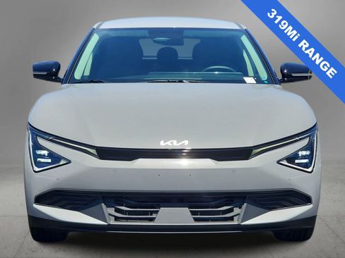 Used 2025 Kia EV6 Light RWD image 3