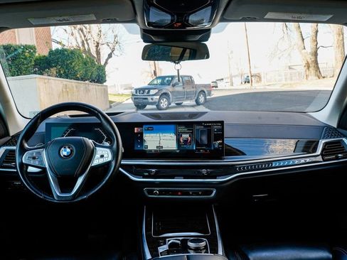 Used 2023 BMW X7 xDrive40i image 11