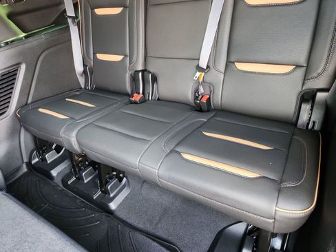 Used 2023 GMC Yukon AT4 AWD/4WD image 35
