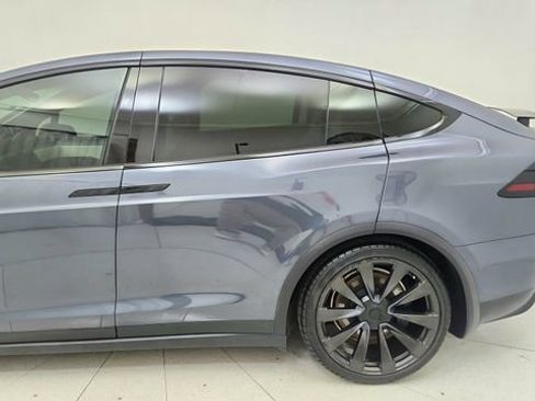 Used 2022 Tesla Model X image 11