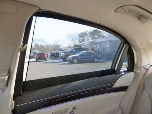 Used 2019 Mercedes-Benz S 560 S 560 / AMG Line / Premium Pac image 31