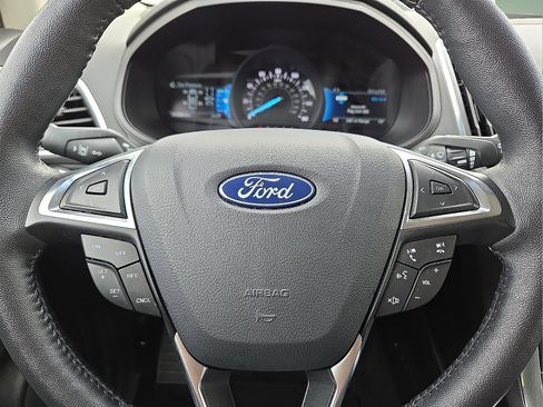 Used 2024 Ford Edge Titanium image 24