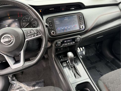 Used 2023 Nissan Kicks SR image 19