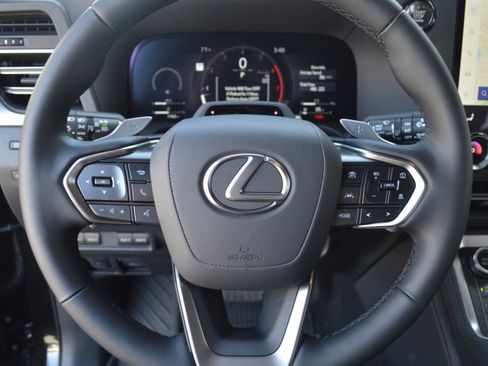 Used 2025 Lexus GX 550 image 14