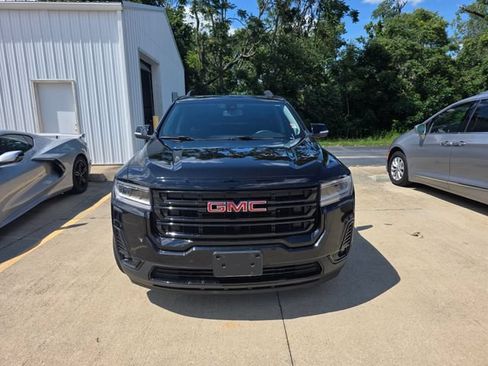 Certified 2022 GMC Acadia SLT w/ Elevation Edition FWD image 2