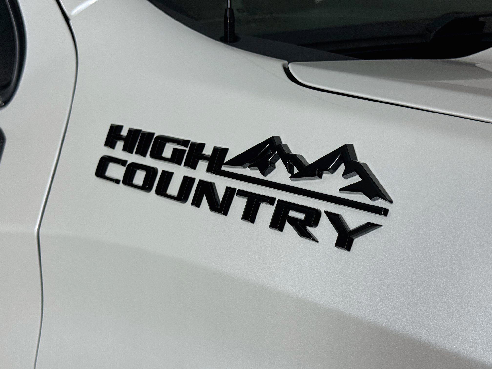 Used 2022 Chevrolet Silverado 1500 High Country w/ LPO, Dark Essentials Package AWD/4WD image 30