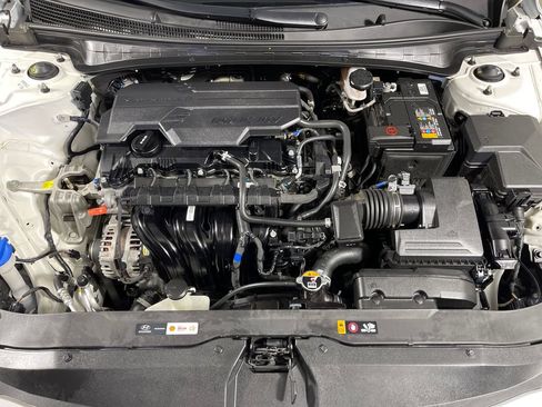 Certified 2024 Hyundai Elantra SEL FWD image 9