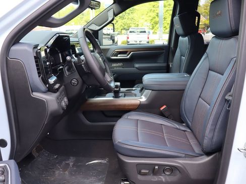 New 2026 Chevrolet Silverado 1500 High Country w/ Technology Package AWD/4WD image 5
