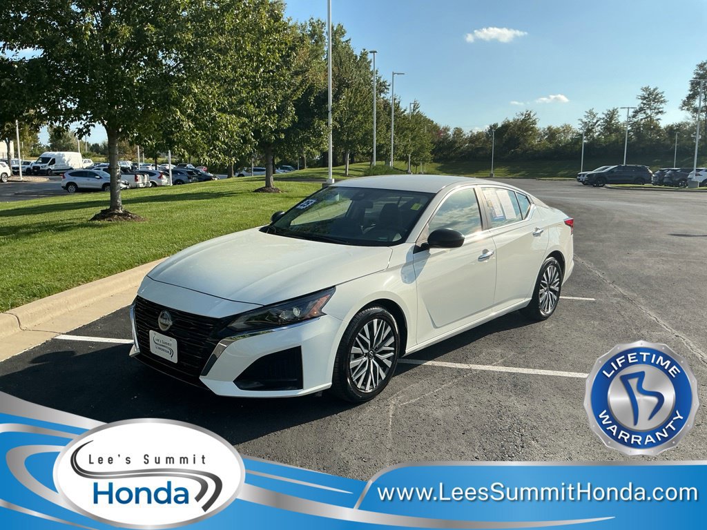 Used 2025 Nissan Altima 2.5 SV FWD image 1