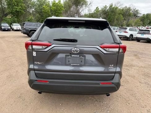 Used 2020 Toyota RAV4 LE AWD/4WD image 5