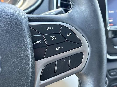 Used 2019 Jeep Cherokee Limited AWD/4WD image 23