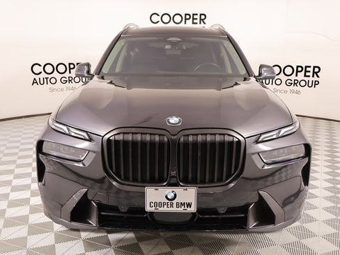 Used 2024 BMW X7 xDrive40i w/ Premium Package image 11