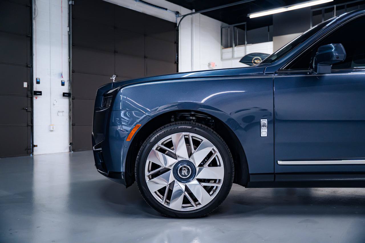 Used 2025 Rolls-Royce Cullinan w/ Dynamic Package AWD/4WD image 9