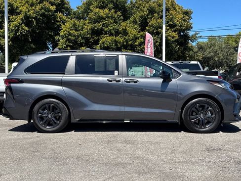 Certified 2025 Toyota Sienna XSE w/ XSE Plus Package AWD/4WD image 2