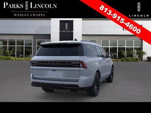 New 2026 Lincoln Navigator Reserve w/ Jet Appearance Package AWD/4WD image 8