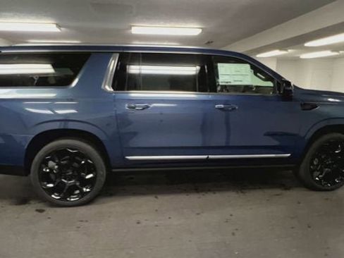 New 2026 GMC Yukon XL Denali w/ Denali Reserve Package image 9