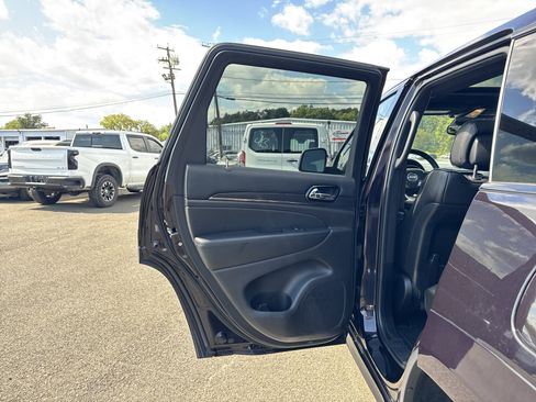 Used 2020 Jeep Grand Cherokee High Altitude image 32