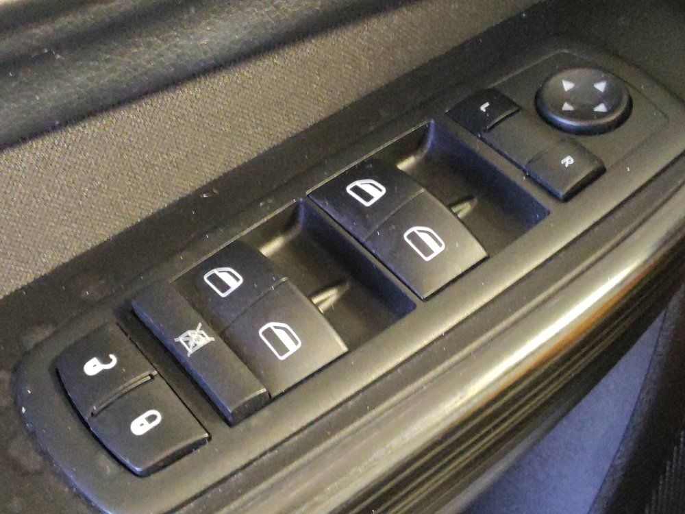 Used 2014 Jeep Cherokee Sport w/ Trailer Tow Group FWD image 27