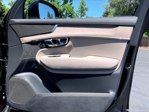 New 2026 Volvo XC90 T8 Plus w/ Protection Package AWD/4WD image 31