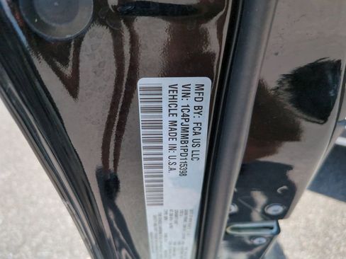 Used 2023 Jeep Cherokee Altitude Lux AWD/4WD image 36