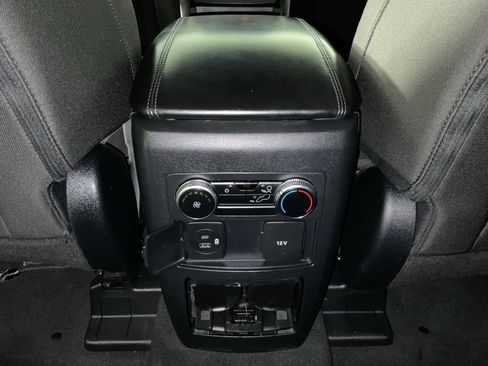 Used 2022 Ford Explorer XLT RWD image 18