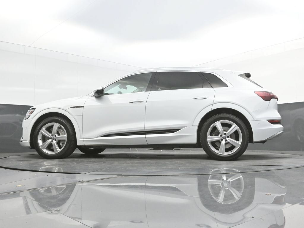 Used 2019 Audi e-tron Premium Plus AWD/4WD image 44