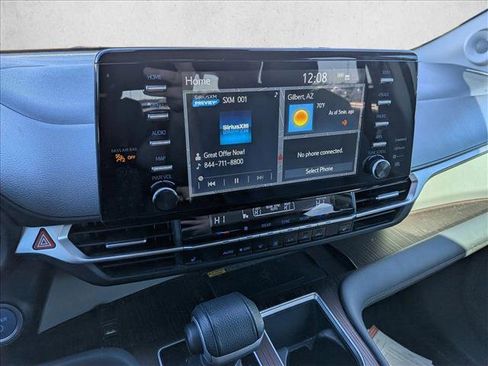 Used 2021 Toyota Sienna XLE image 12