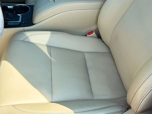 Used 2019 Toyota Highlander SE image 20