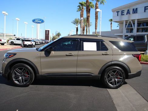 Certified 2026 Ford Explorer ST-Line w/ ST-Line Street Pack RWD image 4