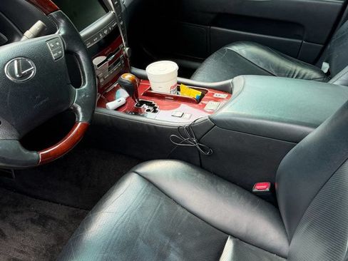 Used 2008 Lexus LS 460 RWD image 2