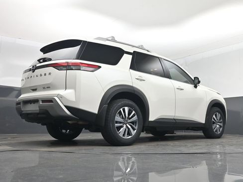 Used 2024 Nissan Pathfinder SL image 56