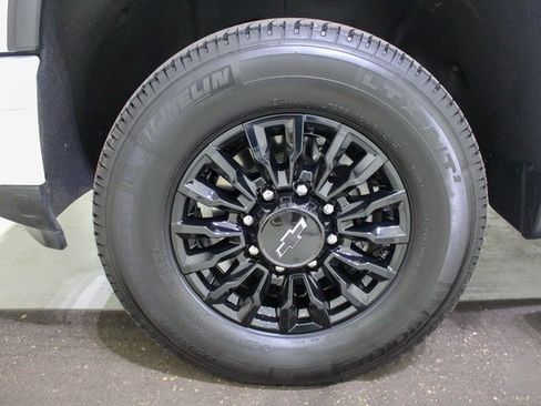 Used 2024 Chevrolet Silverado 2500 LT w/ Z71 Sport Edition image 19