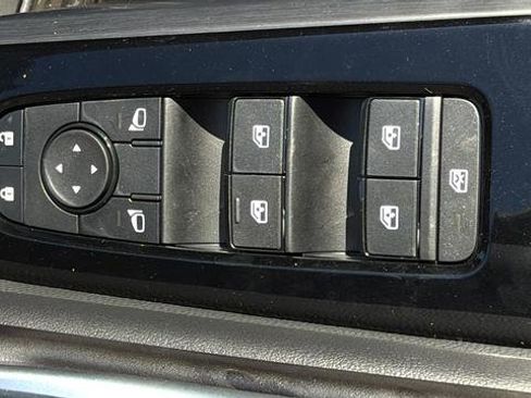 New 2026 Nissan Pathfinder SL AWD/4WD image 14