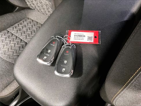 Used 2022 Chevrolet Equinox LT w/ LPO, Floor Liner Package image 30